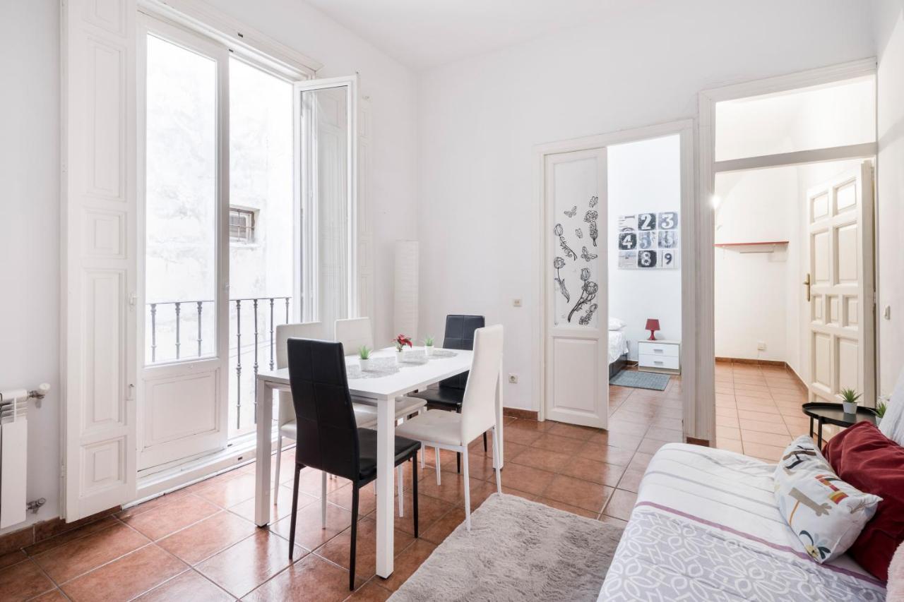Comfy 4 Rooms Apt In The Heart Of Chueca — Photos 1